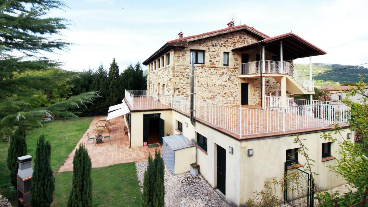 La Romanika De Fellini San Martin de Elines Bagian luar foto