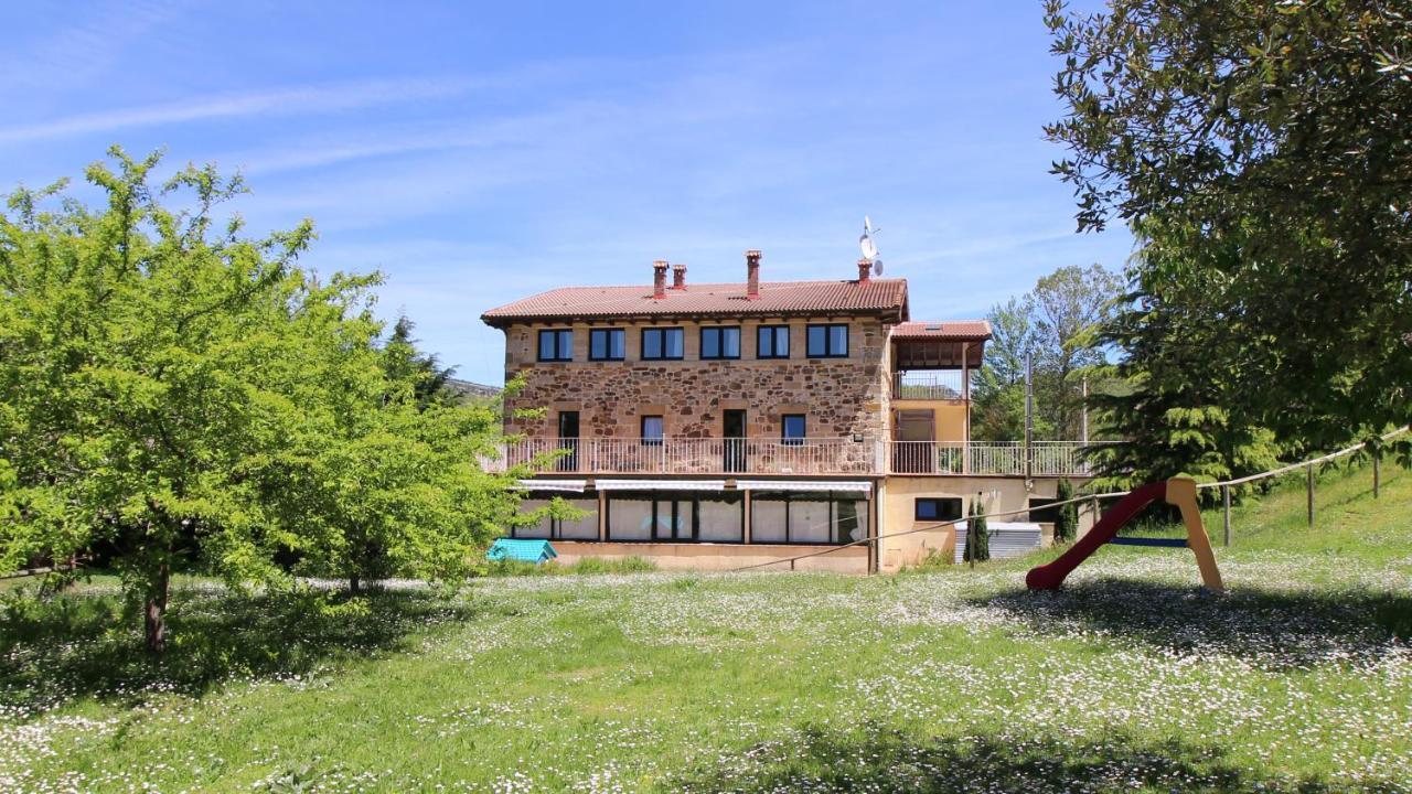 La Romanika De Fellini San Martin de Elines Bagian luar foto